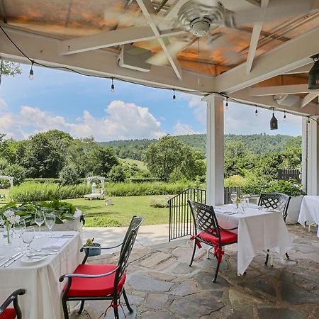Ashby Inn & Restaurant 
パリ エクステリア 写真