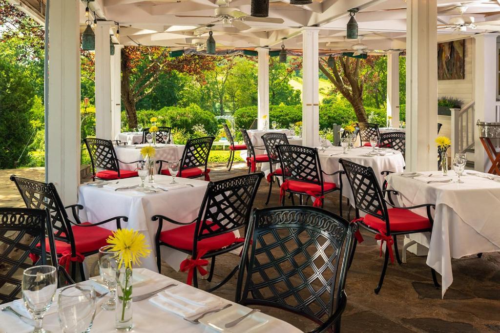 Ashby Inn & Restaurant 
パリ エクステリア 写真
